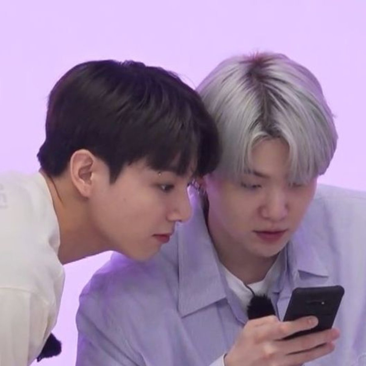 b2bsuga's tweet photo. foreverrrrr we are round 🐱🐰 https://t.co/2tp66cUpUV