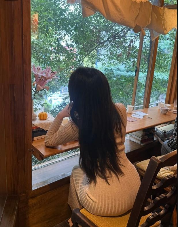 DoyleHetti90688's tweet photo. The weather in New York isn’t great today, but having afternoon tea with a good friend is always nice lol https://t.co/VX9uaYhN7H