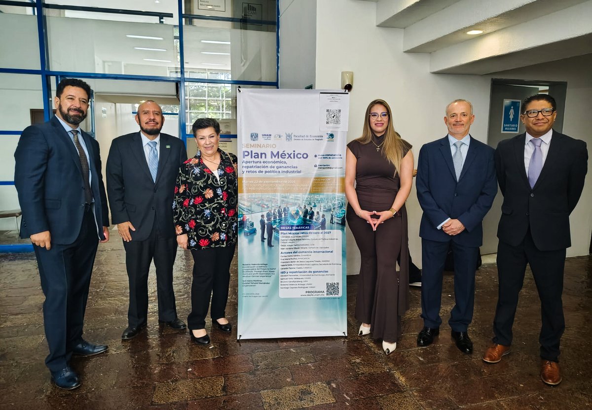 AMACARGA's tweet photo. @AMACARGA  en un momento clave para la economía mexicana. La Lic. Eva participó en el Foro Plan México, Apertura Comercial y Repatriación de Ganancias, en la Facultad de Economía de la @UNAM_MX  Universidad Nacional Autónoma de México📷 https://t.co/y82G4nJhSq