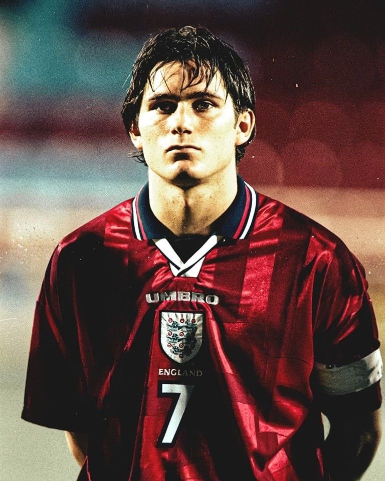 ChelseaInPhotos's tweet photo. A young Frank Lampard for England 🏴󠁧󠁢󠁥󠁮󠁧󠁿 https://t.co/QCDfPYHiR7