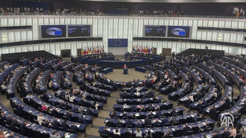 anadoluagency's tweet photo. 🇪🇺 EU member states agree to remove Russian oligarchs Alisher Usmanov and Mikhail Fridman from sanctions list

📍 Decision follows days of negotiations among EU countries over renewal of sanctions on nearly 3,000 individuals and entities linked to Russia https://t.co/R6iGWFR52r https://t.co/bXFbrivW9Q