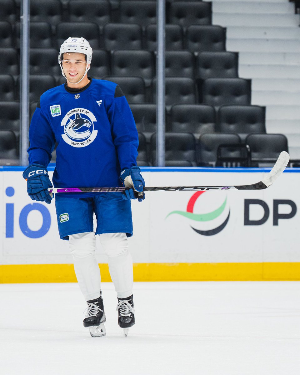 Canucks's tweet photo. We play hockey tonight! 😄 https://t.co/k1i4qySmro