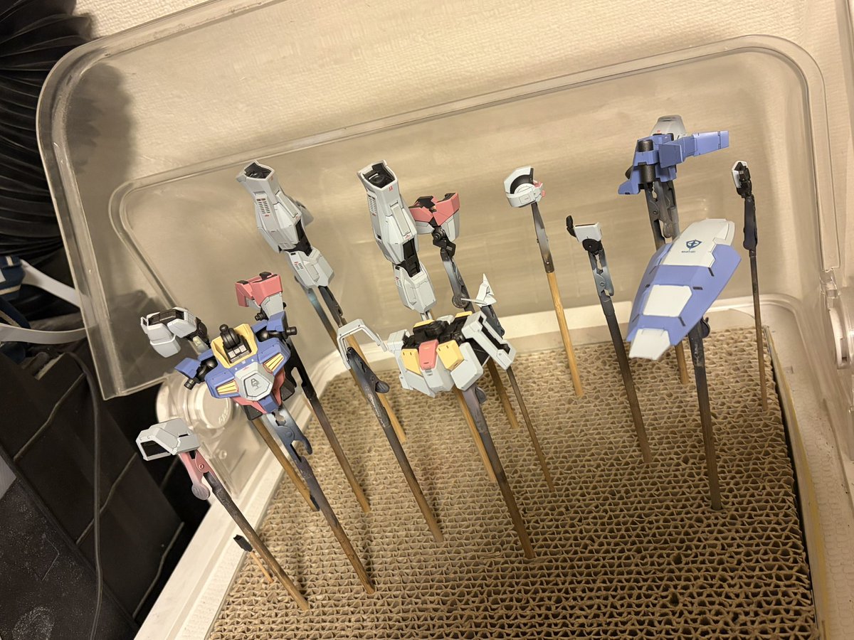 WestB2424's tweet photo. おはようございます。

昨晩、トップコート噴きました

夜にはいよいよ組めそうです♪ https://t.co/TBaDKq1zMs