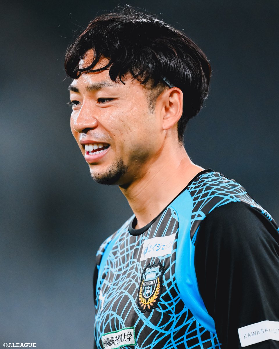 J_League's tweet photo. 🎂 HAPPY BIRTHDAY 🎂

本日9月23日は
川崎フロンターレ
小林悠 選手の39歳の誕生日です👏

小林選手、
おめでとうございます🎊

@kobayashiyu2411
@frontale_staff
#Ｊリーグ https://t.co/JZSD09NA5q