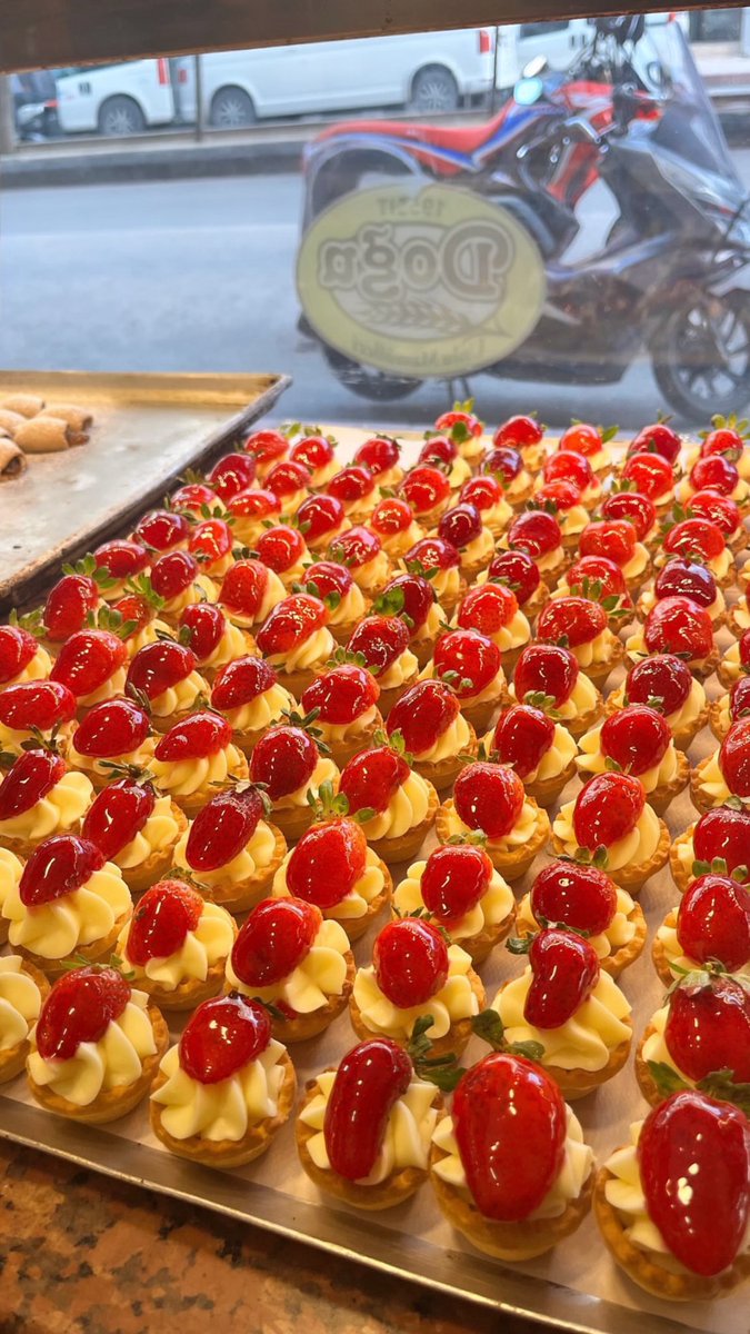 mareyva7's tweet photo. İskenderun Doğu Unlu mamülleri 🍓
#dogufırın #iskenderun #tartolet https://t.co/Q7waIYF0pZ