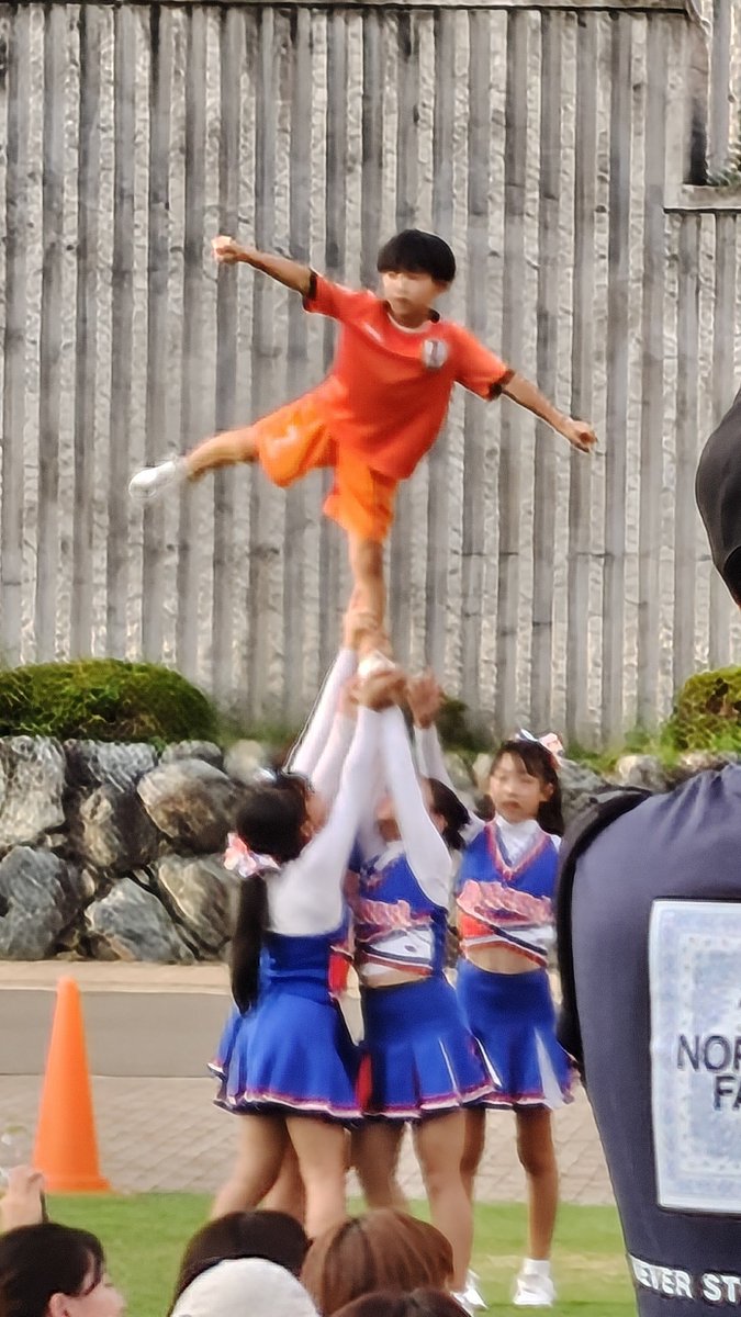 ehime1976's tweet photo. 先日の讃岐戦、
今年も愛媛・岡山のチアリーディングチームの皆様がダイナミックなチアでニンスタを盛り上げ、愛媛FCに力を与えて下さいました🕺✨️🥹
ありがとうございました😊🍊
#BLAZE
#BLUESTARS
#LOVENS
#NEOOTTERS
#Otters
#RAINBOWS
#TRUSTARS
#warriors
#愛媛FC
#ニンジニアスタジアム https://t.co/4IY4io7X6k