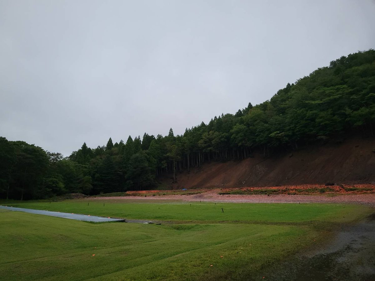 suyamashooting's tweet photo. おはようございます🌧️
9月23日（水）今朝の須山情報です。
天気　雨☔
気温　18℃
風　　微風
本日はA面、スキート面予約が入ってます。
本日は須山クレー射撃場主催小原誠さんレッスン会です。
ご来場予定のお客様は気をつけてお越し下さいませ。
皆様のご来場スタッフ一同心よりお待ちしてお https://t.co/6k8v0q9YMH