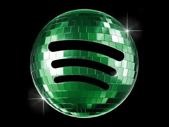 TheePopCore's tweet photo. Chris Brown surpasses 45 billion Spotify streams. https://t.co/7k8g8KGTpA