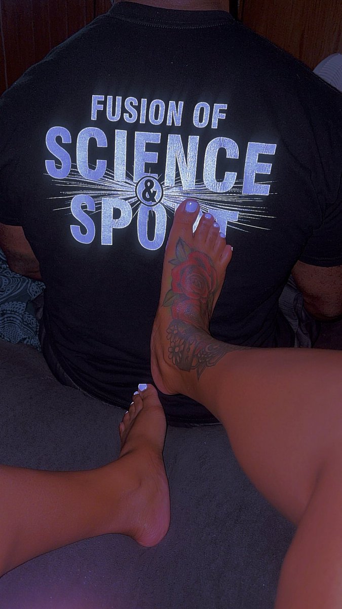 mj_sept6's tweet photo. https://t.co/XjDCon2aiI 🦶🏽🥴 https://t.co/j6p2TJ4pNg