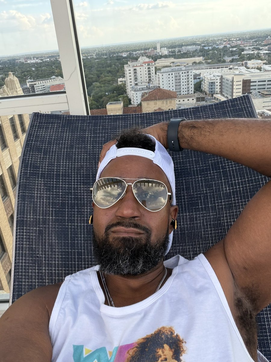 BearNomadic's tweet photo. San Antonio is home for tonight.
#gaysatx #gaytx #gaytexas #gaybeard https://t.co/aaiiepaVHj