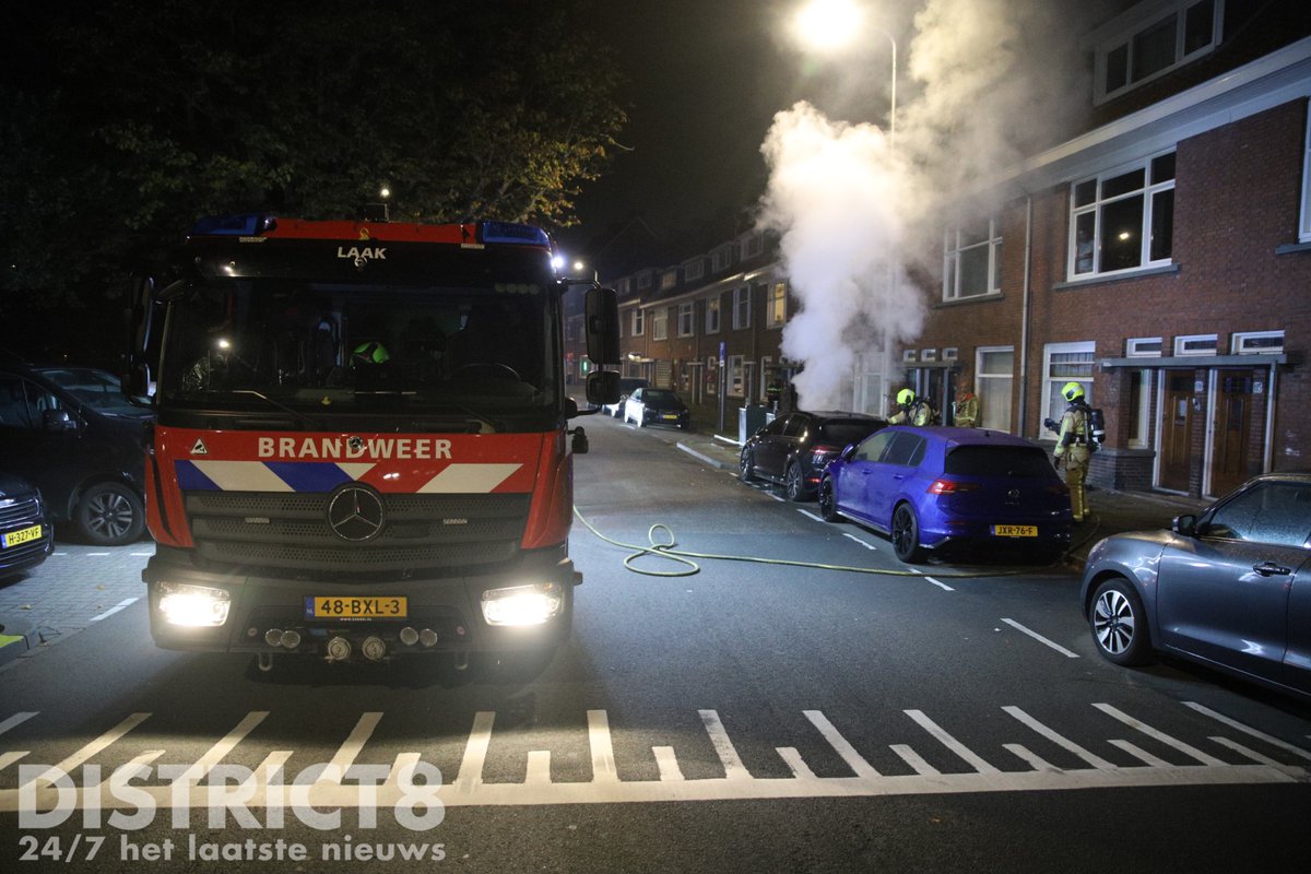 Geparkeerde auto in brand gestoken op Groenteweg in Den Haag
