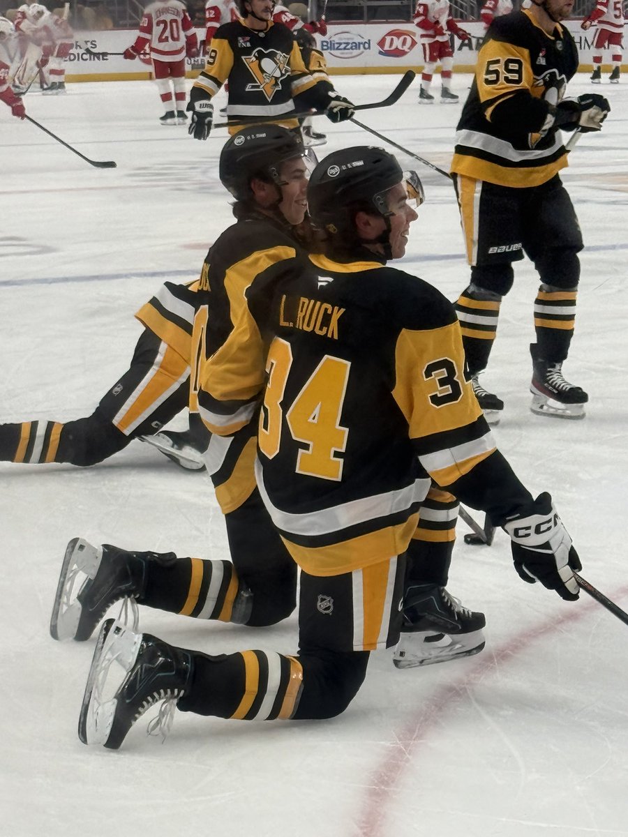 rawfearss's tweet photo. ohhh little rucklings i am so fond of you 🐧🫶 https://t.co/VNk8vojbJE