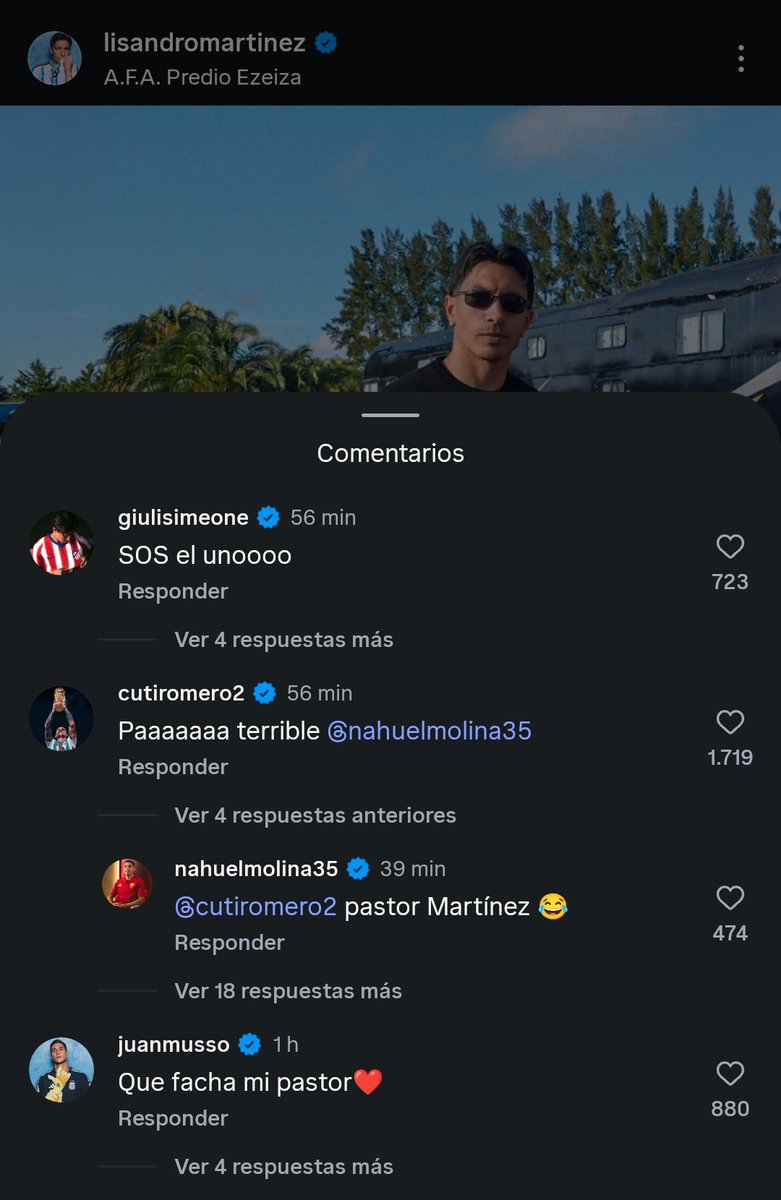 Val_ColLec's tweet photo. Licha: hoy vine a SERVIR outfit.
La Scaloneta: qué facha, MI PASTOR.

Los amo, cómo siempre se descansan entre ellos en los comentarios. https://t.co/55HKuSa7l2