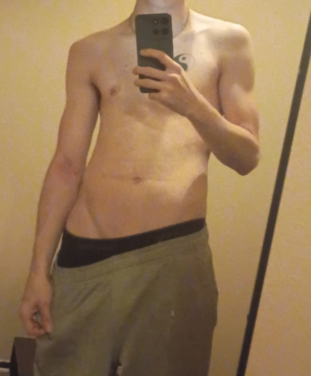 prettyfateboy's tweet photo. Streaming on chaturbate come join and have some fun 😈 
Prettyboyfate
#twink #skinny https://t.co/GaHg72GlPJ