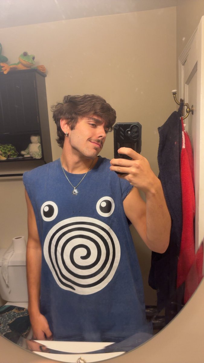 jax_arewild's tweet photo. augh I miss my longer hair,,, definitely growing it back out to dye it this fall and winter, also

barely facial hair vs. facial hair.. https://t.co/Q84eEsXYa4