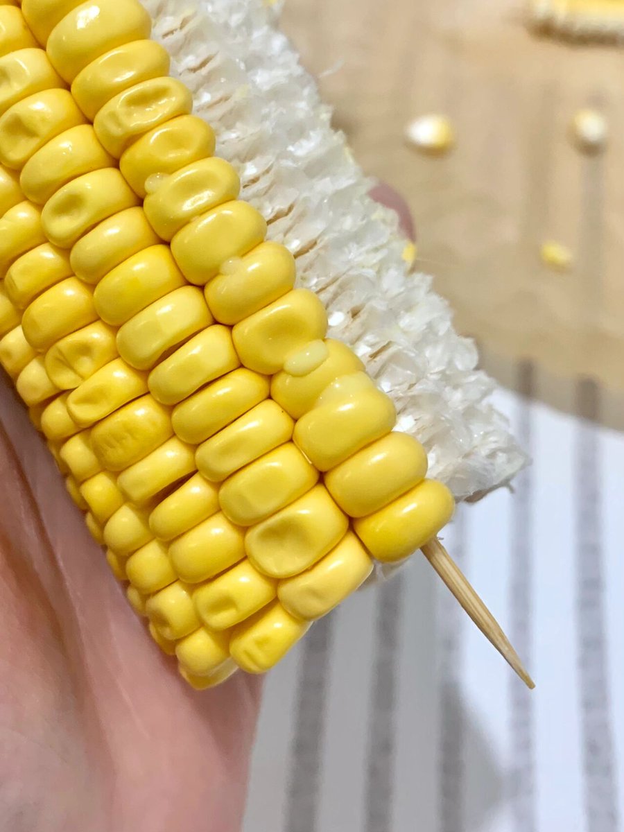 mr_sembilan's tweet photo. Craving that late-night street snack fix Freshly grilled corn slathered with chili powder u0026 lime = pure happiness. , https://t.co/VmjzDX5S2Q
