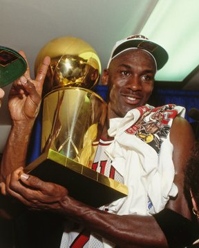 itsMichaelJ's tweet photo. Michael Jordan's 2nd of 6 rings 🐐

(@BullsArchive) https://t.co/6X4zWRvyrX