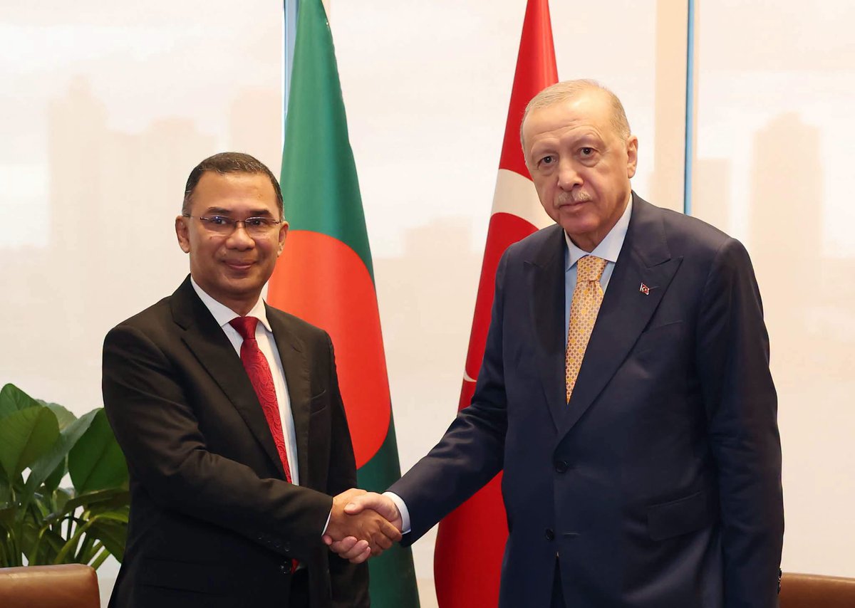bdbnp78's tweet photo. A bilateral meeting takes place between BNP Chairman & Honorable Prime Minister Tarique Rahman and the President of Türkiye, @RTErdogan, on the sidelines of the 81st Session of the United Nations General Assembly in New York.

The meeting focused on issues of mutual interest, including trade, investment and economic cooperation.

#PM #TariqueRahman #BNP #Bangladesh #Türkiye #BilateralMeeting #UNGA81
