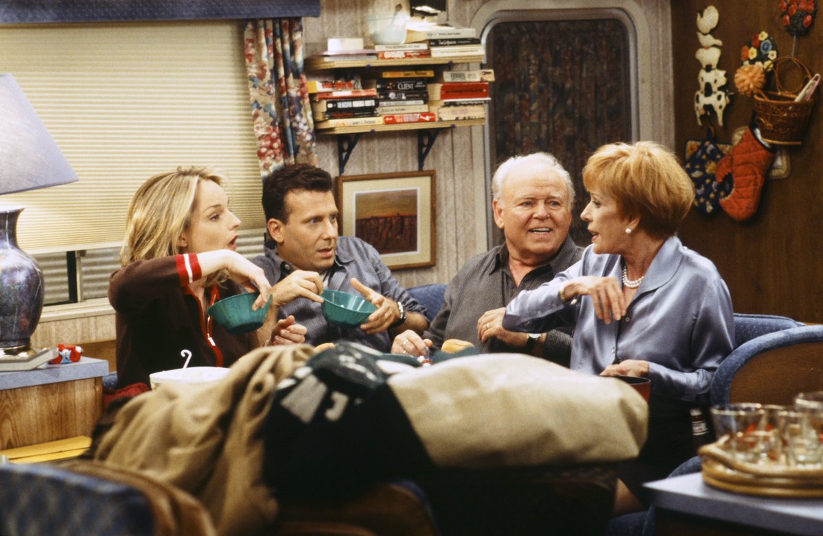 landofthe80s's tweet photo. On this date in 1992, "Mad About You" starring Paul Reiser and Helen Hunt premiered on NBC.

BITE-SIZED FACT | Reiser and Hunt played newlyweds Paul and Jamie Buchman, and the show's very first episode revolved around the couple trying to find some alone time after five months of marriage. #90s