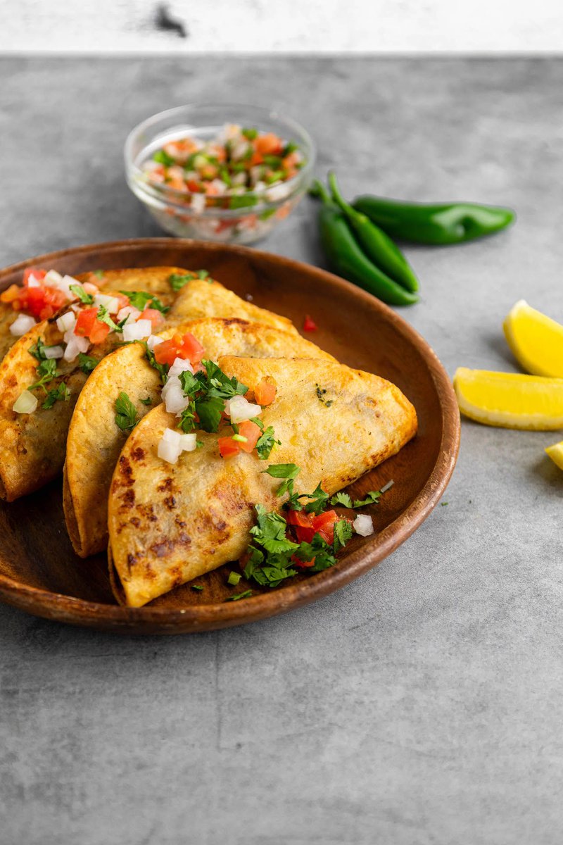 MelissasProduce's tweet photo. It's Taco Tuesday *AND* Hispanic Heritage Month so it's time to pull out all the stops! Which style tacos are you making tonight?? 🌮🌮🌮 

#tacos #taconight #melissasproduce #tacotuesday https://t.co/SnmkdZIIiB