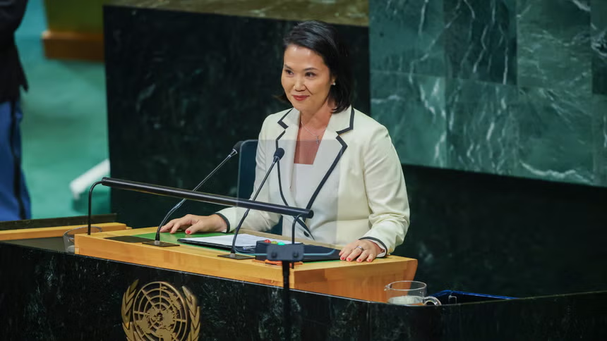 DanteBobadilla's tweet photo. Amigos zurdos de mierda: dejen de hacer el ridículo tratando de joder a Keiko por su discurso en la ONU. Todos vimos que fue un excelente discurso en que le cantó sus verdades a los parásitos de la ONU. Ya no hagan más pataletas. Aplaudan nomás que no les va a doler. https://t.co/3xLaUD0MGx