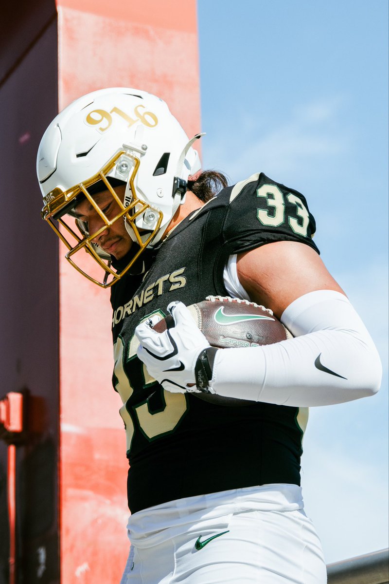 SacHornetsFB's tweet photo. 𝘿𝙀𝙏𝘼𝙄𝙇𝙎 🧵
#StingersUp | #GreenLine | #ZoTime https://t.co/G7Qi2Pmbbr