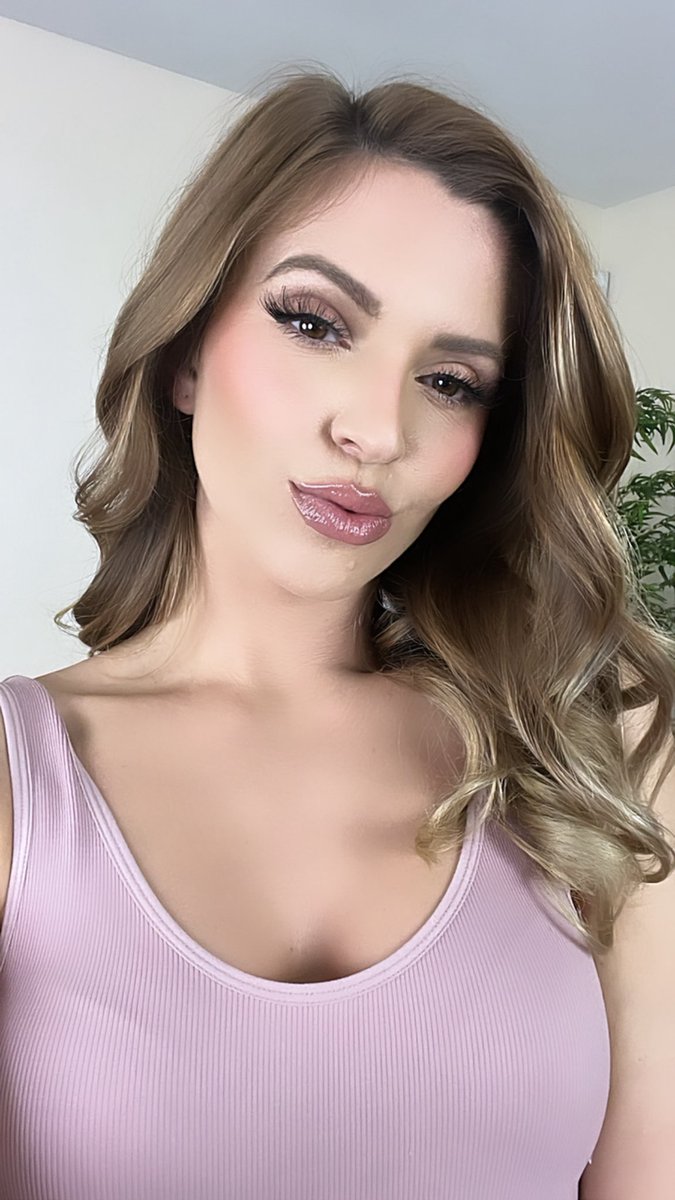 hhhighborne's tweet photo. My birthday is in 2 weeks! You know what to do! 🧁💲🎁 💳💐🏧https://t.co/1lu3OKfkTE https://t.co/n3E7WuLfjC
