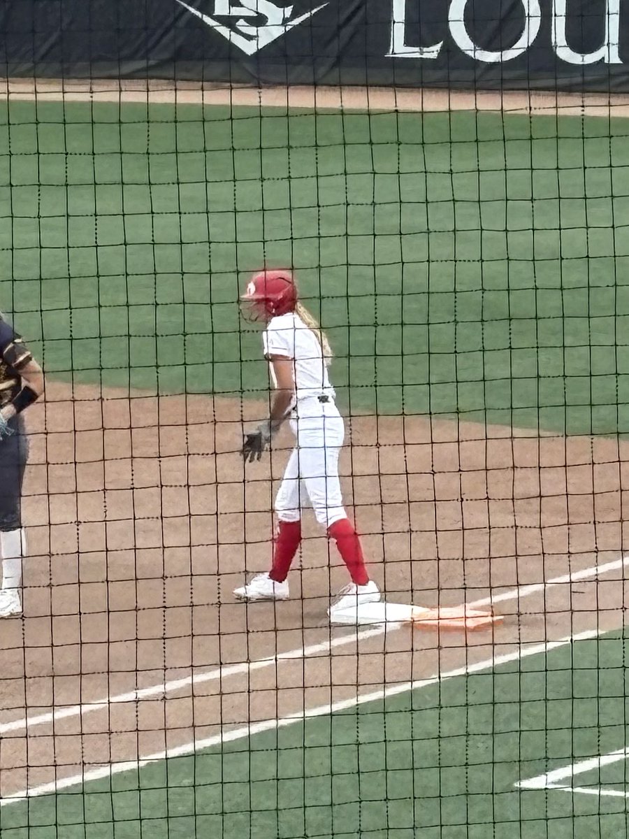 BobGreenburg's tweet photo. Former Wilmington softball great Avery Harlan has started her Division 1 college career at Bradley U.
@WilmingtonGBB @WAHSSball @aharlan_2026 @BradleySoftball https://t.co/qGgRHiaJT0