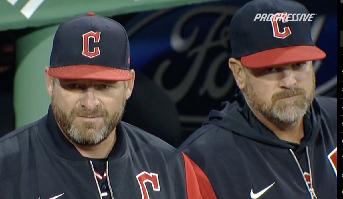 castrovince's tweet photo. It's Game 157 and I still laugh every time they show this manager/bench coach combo. First image legit looks like Vogt has his left shoulder against a mirror. https://t.co/21K82ncgZx