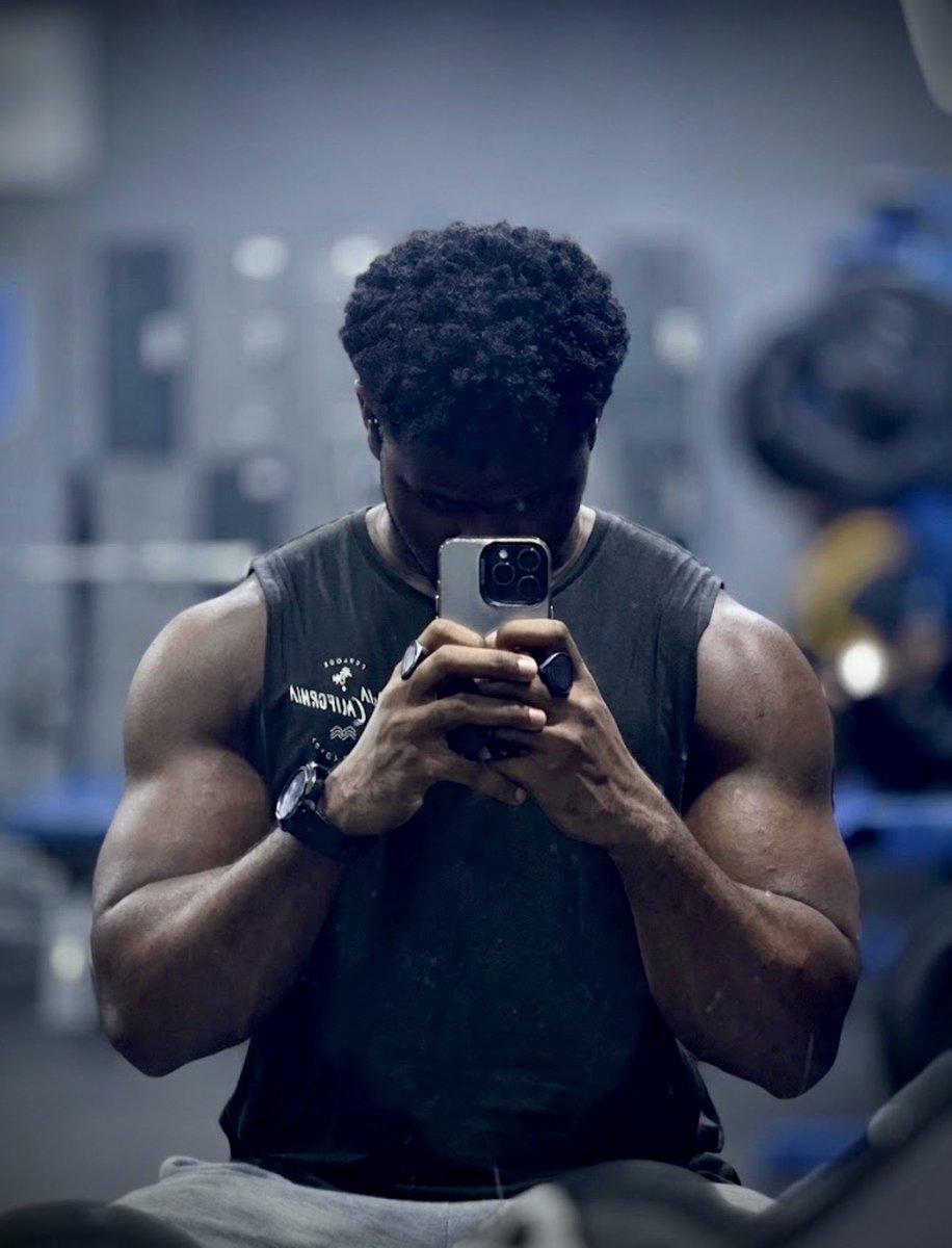 Iam_alienbrain's tweet photo. GM CT ☀️

- Stay hungry.
- Stay consistent.
- Keep moving.

Hope you win today 💪🏽 https://t.co/BOKZnDLFBo