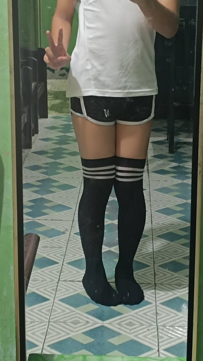 Marsor7dc's tweet photo. Mreeeoww #Gay #Femboy #Twink #Thighhighs https://t.co/MucfjtgwDR