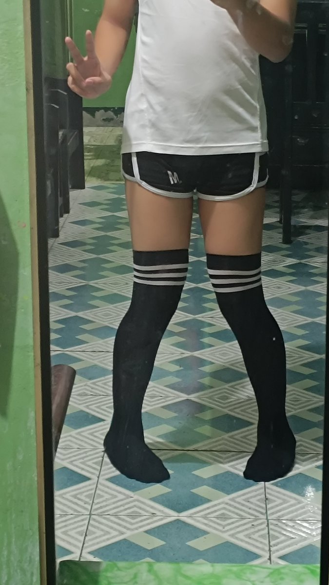 Marsor7dc's tweet photo. Mreeeoww #Gay #Femboy #Twink #Thighhighs https://t.co/MucfjtgwDR