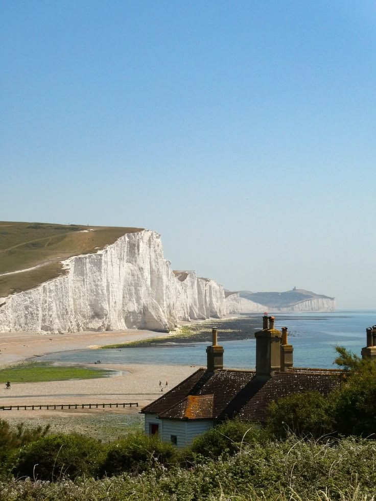 echoesofworld's tweet photo. Seven Sisters Cliffs https://t.co/iwmE4vAVb2