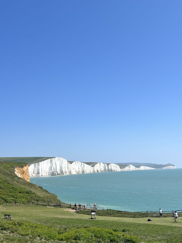 echoesofworld's tweet photo. Seven Sisters Cliffs https://t.co/iwmE4vAVb2