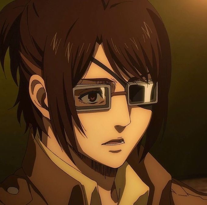 LesboHange's tweet photo. I wish more people drew commander Hange in their basic scout uniform 😭😭 I think it looks so cute with their eyepatch and everything https://t.co/0FV3CyCX9t