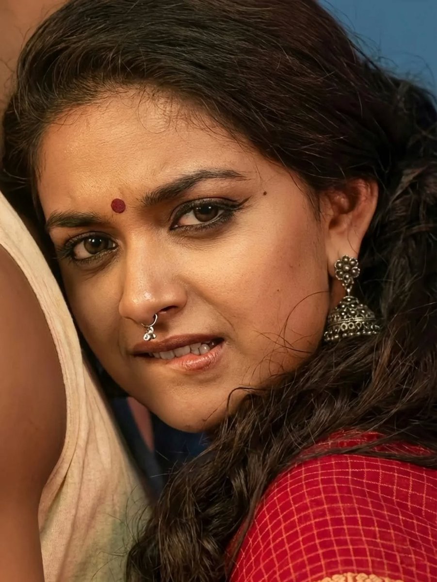 Sammu_69_'s tweet photo. In bus-
Me to guy- sir oru uncle en sootha pesairaru kapathunka
Avan shirt kula kai vitu mavu pesairan
Me-sir ena panrinka kai edunka
He- frst ne en 🍌 irunthu kai edu d thevdia 
Me-ayo sry theriama 
He-rmba nadikatha room polam
Me-ok ana uncle ayum kuptunka
He-thirutu thevida🤭 https://t.co/9w9UvXgBQT