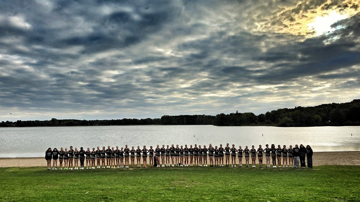 GPSouth_AD's tweet photo. πββοΈ Grosse Pointe South Varsity Girls Cross Country improves to 9-0 after defeating all 7 MAC opponents! ππ
π₯ Eleanor Pilsner wins the 130-runner race in a career-best 19:09, while South places 6 in the top 13!
#SouthPride #BlueDevils https://t.co/BAkaJ0771S