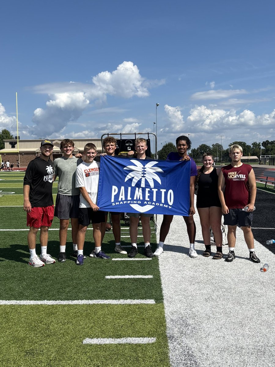jacknosal's tweet photo. Snaps from Sunday’s workout with @coachajcovan. Won the punt and FG competition. Looking forward to a great week of practice @NHSTrojansFB!
@NHSCoachWofford
@CoachCantrell74
@TheChrisRubio
#WinToday https://t.co/8LavYO4UqA