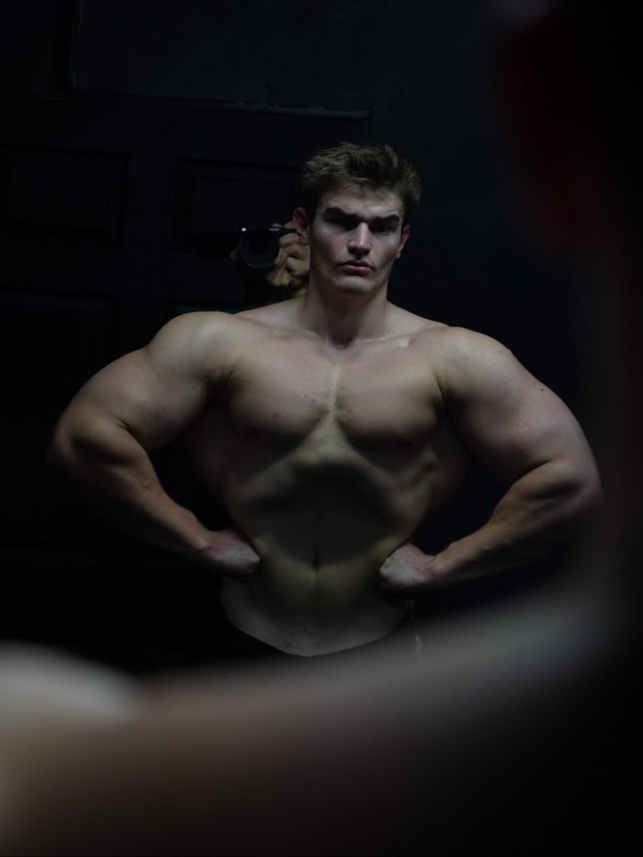 Alphaben7x's tweet photo. Look at this god-tier chest and tell me you don’t want to be financially ruined by it. Go on… prove it. 💸
Heavy pecs. Heavy control.
#findom #dom #send #serve #cashgod #Cashmaster https://t.co/pX8Ygz13sm