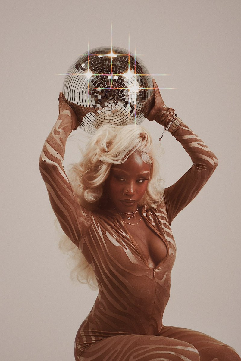 eyeofscottie's tweet photo. this how i’ve photographed black women. https://t.co/yzYwNJI5BD