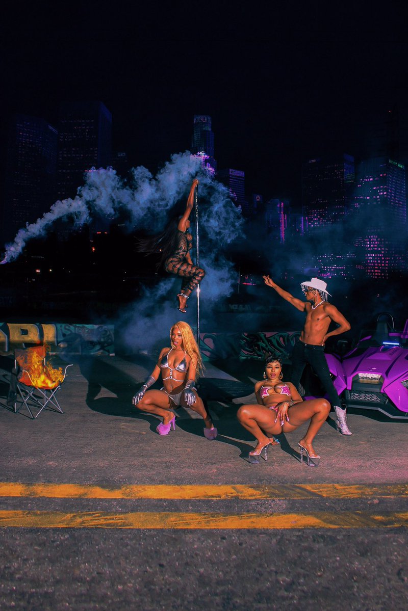 eyeofscottie's tweet photo. this how i’ve photographed black women. https://t.co/yzYwNJI5BD