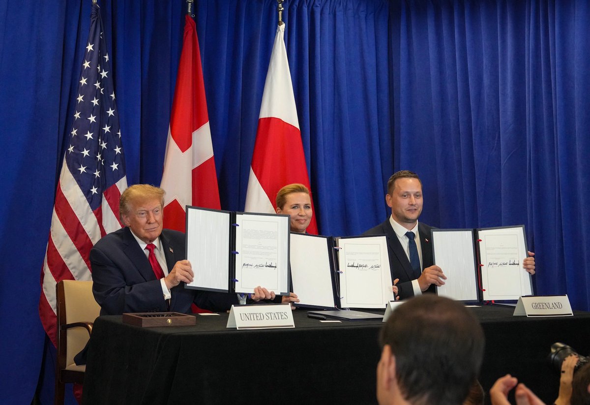 RJackX718's tweet photo. 🚨 President Trump has announced a new U.S.–Denmark–Greenland agreement focused on Arctic security.

The deal allows an expanded U.S. military presence in Greenland and bars non-NATO adversaries from establishing military bases there, while Denmark and Greenland say their sovereignty and Greenlanders’ right to self-determination remain protected.

🇺🇸🤝🇩🇰🤝🇬🇱 A major development for security in the Arctic.