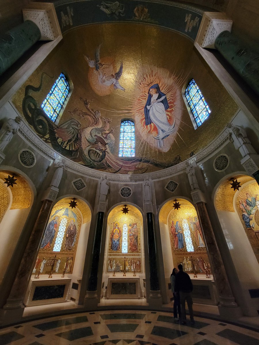 AestheticBmbder's tweet photo. @Vanillabwnny Cathedrals are so majestic https://t.co/28IL1ZUvB8