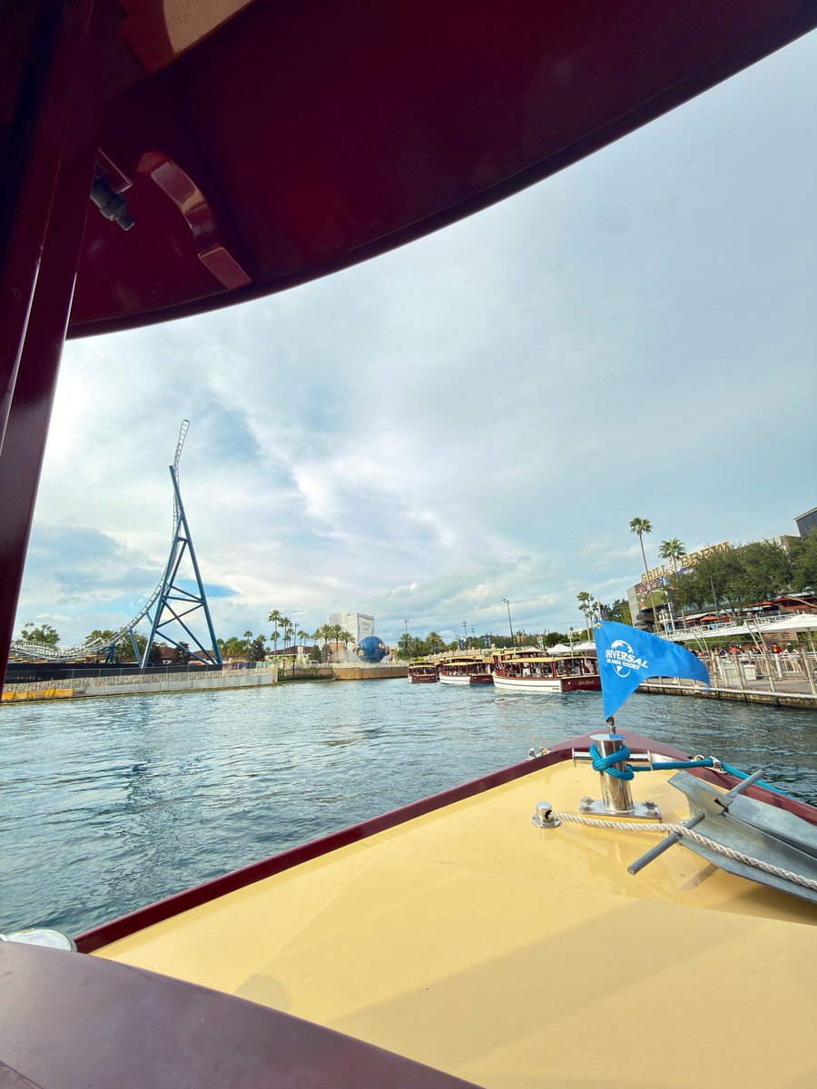 MaxThemeParked's tweet photo. Best way to start my @UniversalORL evening. #universalstudiosorlando https://t.co/zs9NLTJkp0