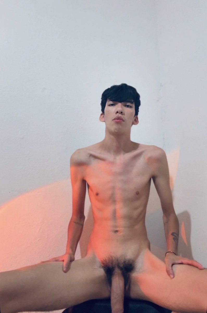 Enrriquueee's tweet photo. La verga de este flaco 🥵 https://t.co/UdaqSBKfnt