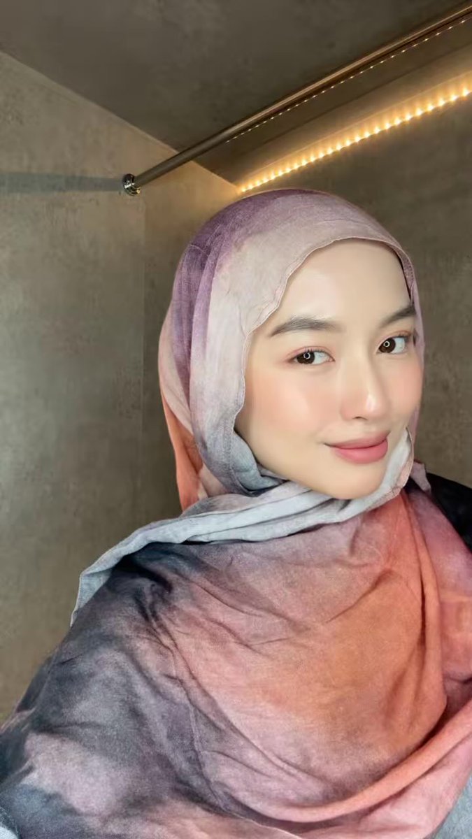 rizkaput's tweet photo. Kecintaan banget sama pashmina viscose printed💗🧕🏻 https://t.co/RbFjHk8NBK