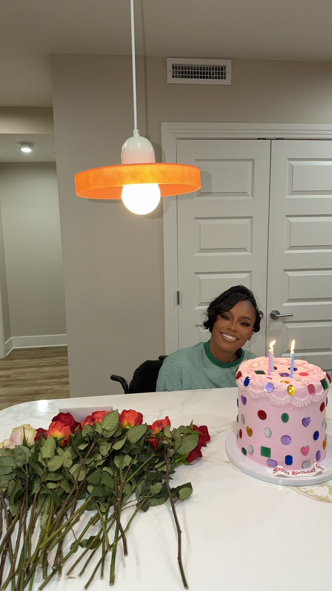 TROQUELL's tweet photo. 16 years in a wheelchair and I still look good af. Thank you God!!! https://t.co/BoMWAmGkfu