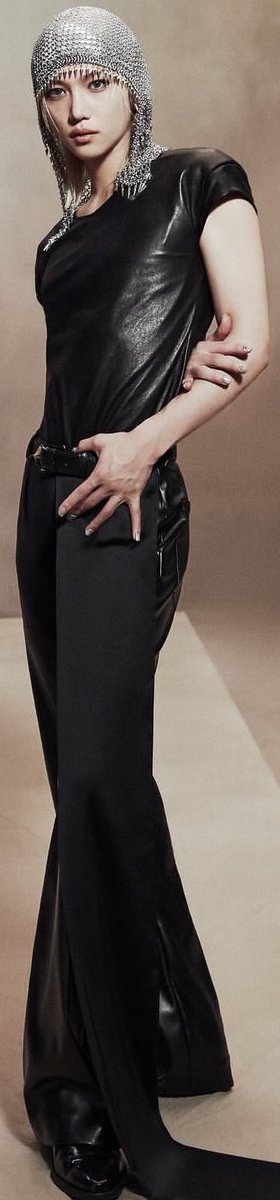 lixieshaven's tweet photo. insane proportions https://t.co/hXEcSYKLAq