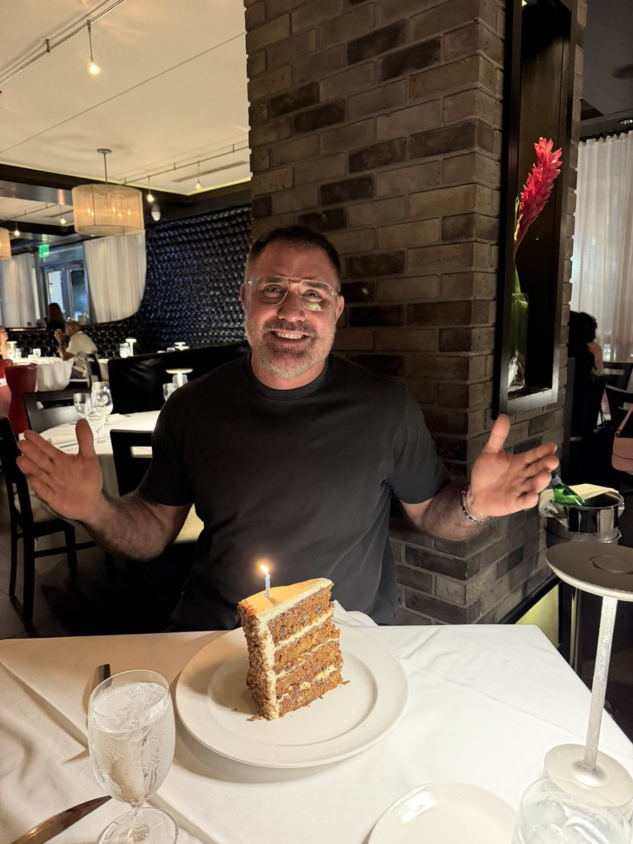 Donald_12dona's tweet photo. To day is my birthday 

Nobody wishes me

I'm upset 

Only him wishes me

Go support his account 

Plz

@Officialzyro01 https://t.co/etC7KYdkXo