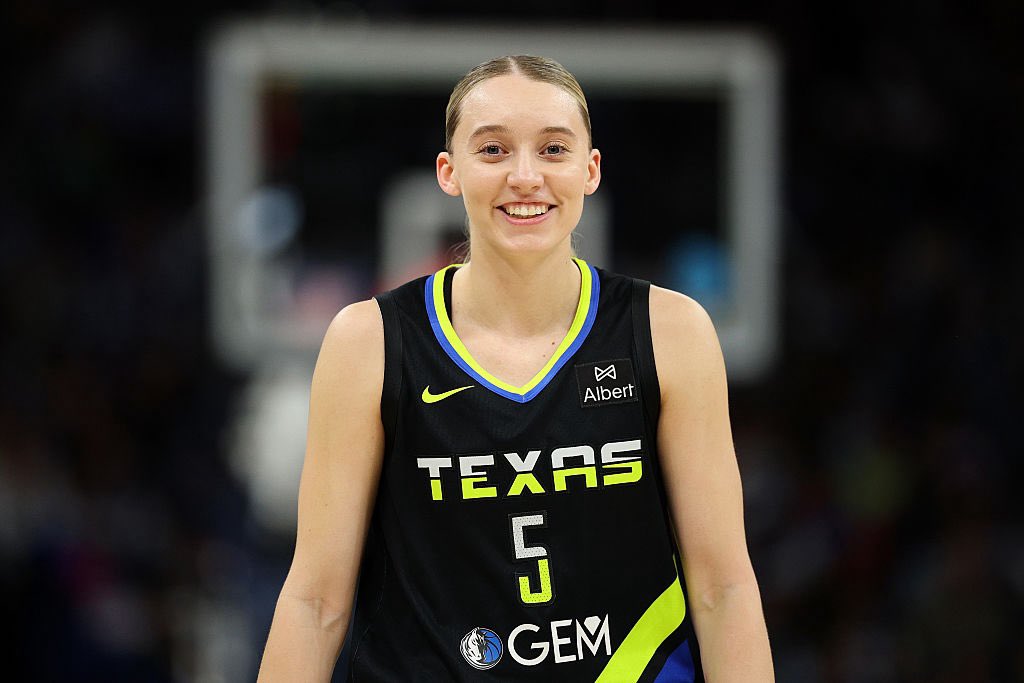 TimeoutSPORTS3's tweet photo. Dallas Wings guard Paige Bueckers is the only guard in the WNBA averaging at least 20 PPG and shooting 50% from the floor, 40% from 3 and 85 percent at the line 🔥 

SPECIAL 

#WNBA https://t.co/YOc5DktZB3